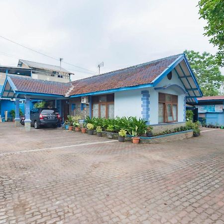 Reddoorz Syariah At Jl Pangeran Hidayatullah Cianjur Hotel Exterior foto