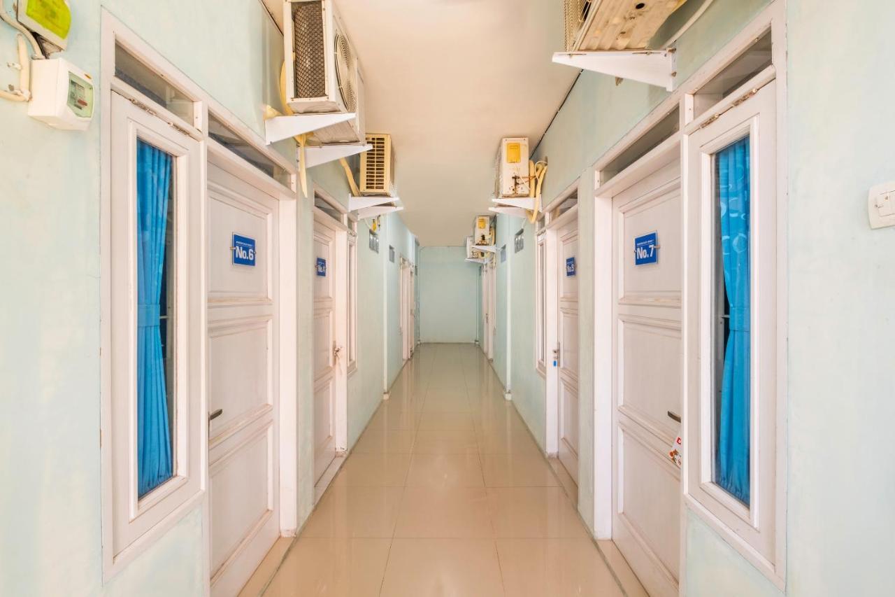 Reddoorz Syariah At Jl Pangeran Hidayatullah Cianjur Hotel Exterior foto