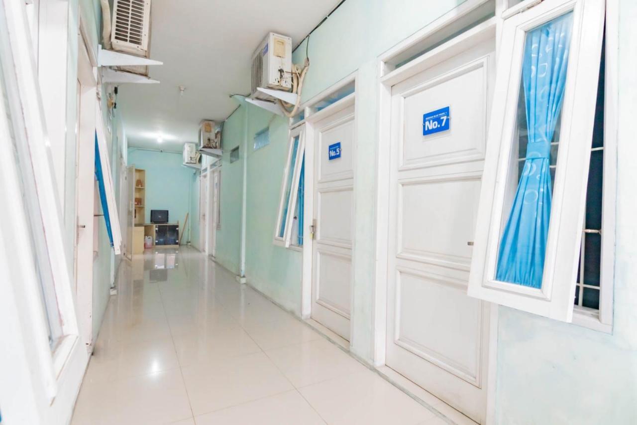 Reddoorz Syariah At Jl Pangeran Hidayatullah Cianjur Hotel Exterior foto